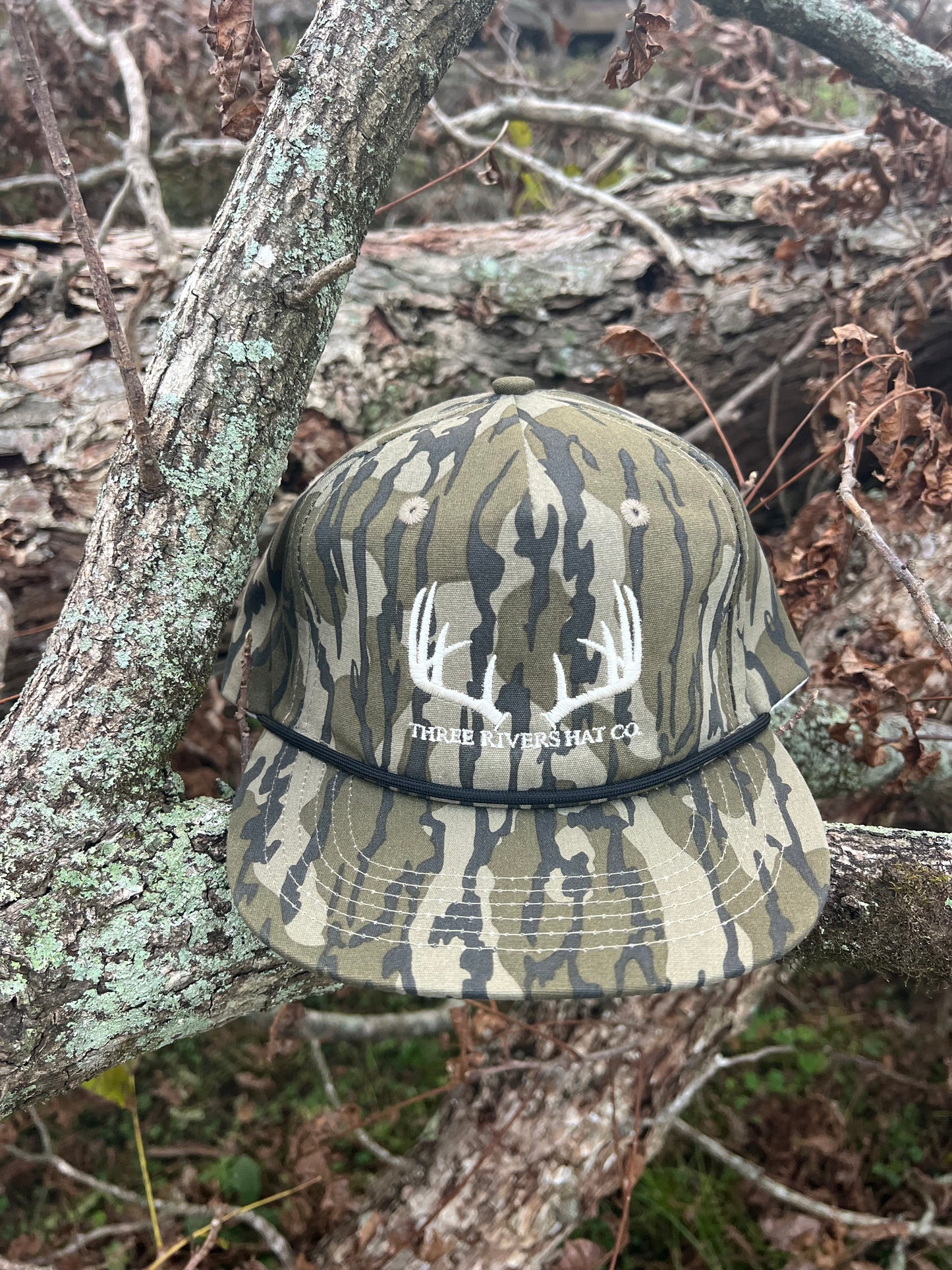 Classic Whitetail Rack - Rope Snapback - Mossy Oak