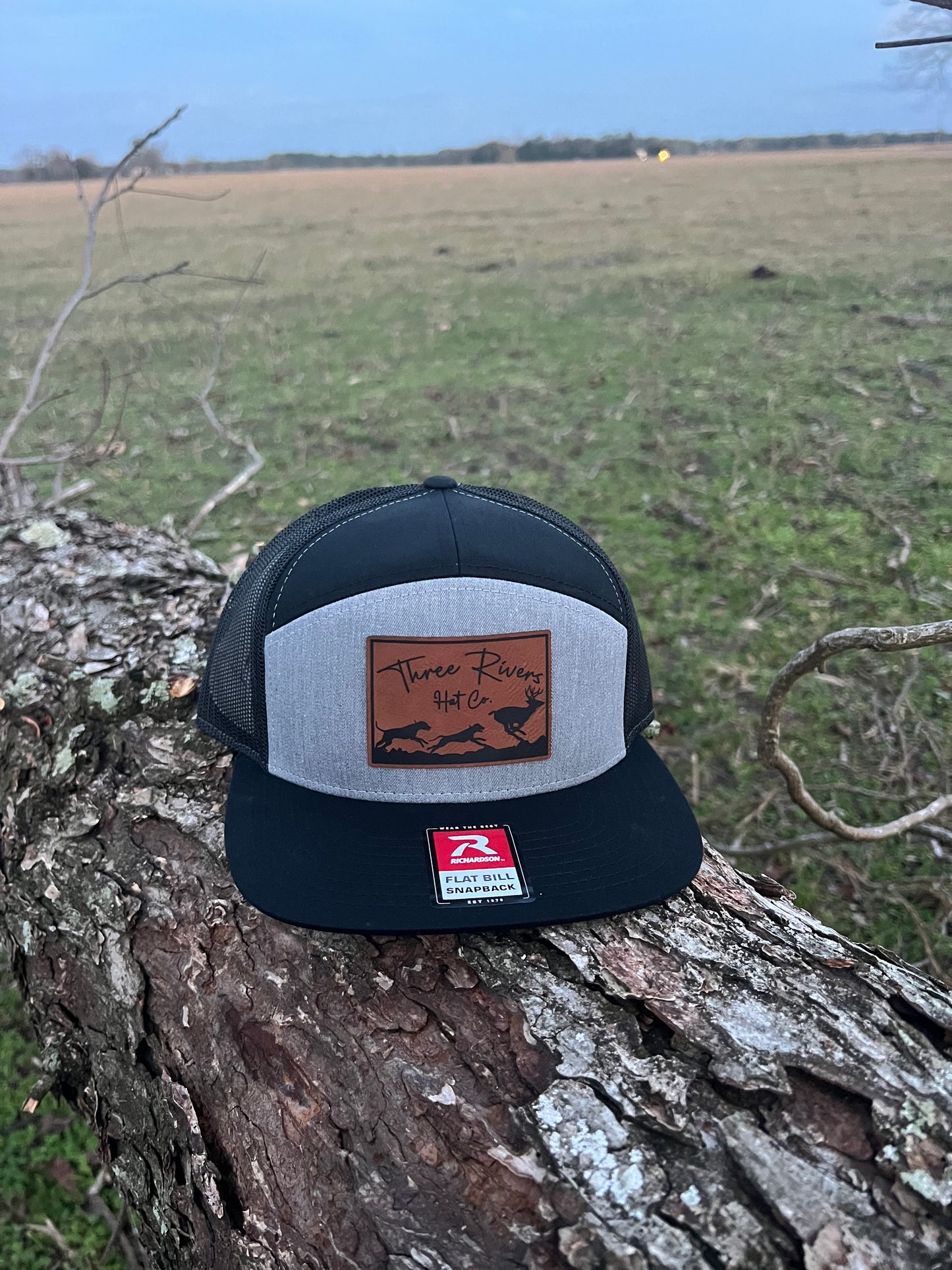 Deer Dog Hunting - Flatbill Snapback - Richardson 168 7 panel