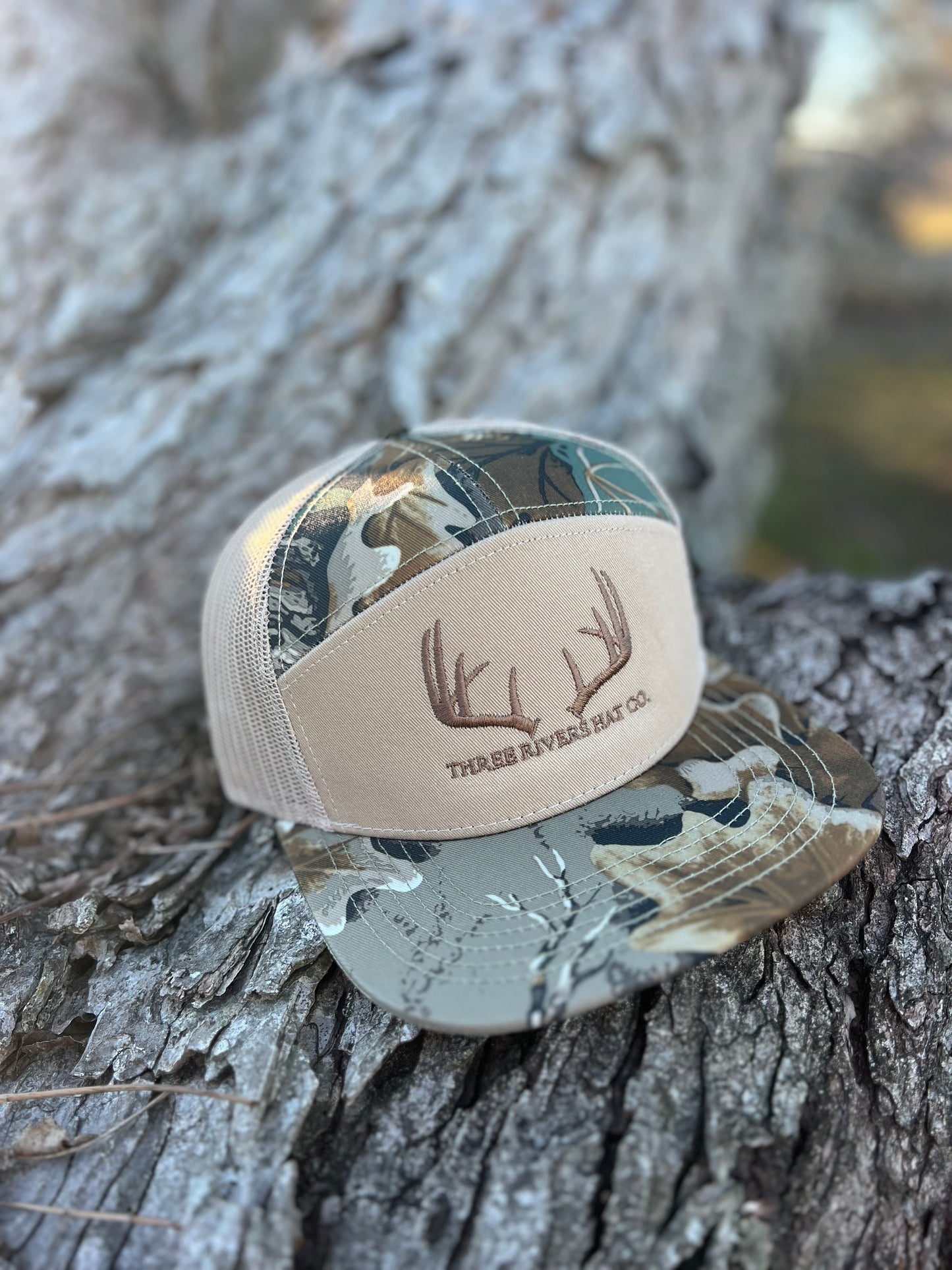 Classic Whitetail Rack - Flatbill Snapback - Realtree Camo