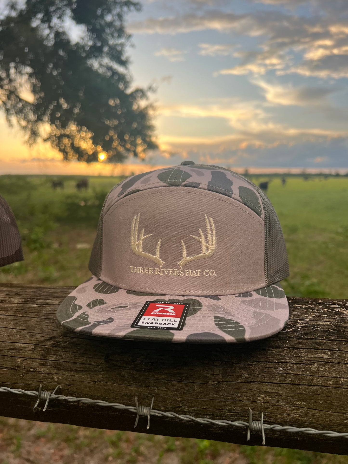 Classic Whitetail Rack - Flatbill Snapback - Richardson 168P Duck Camo