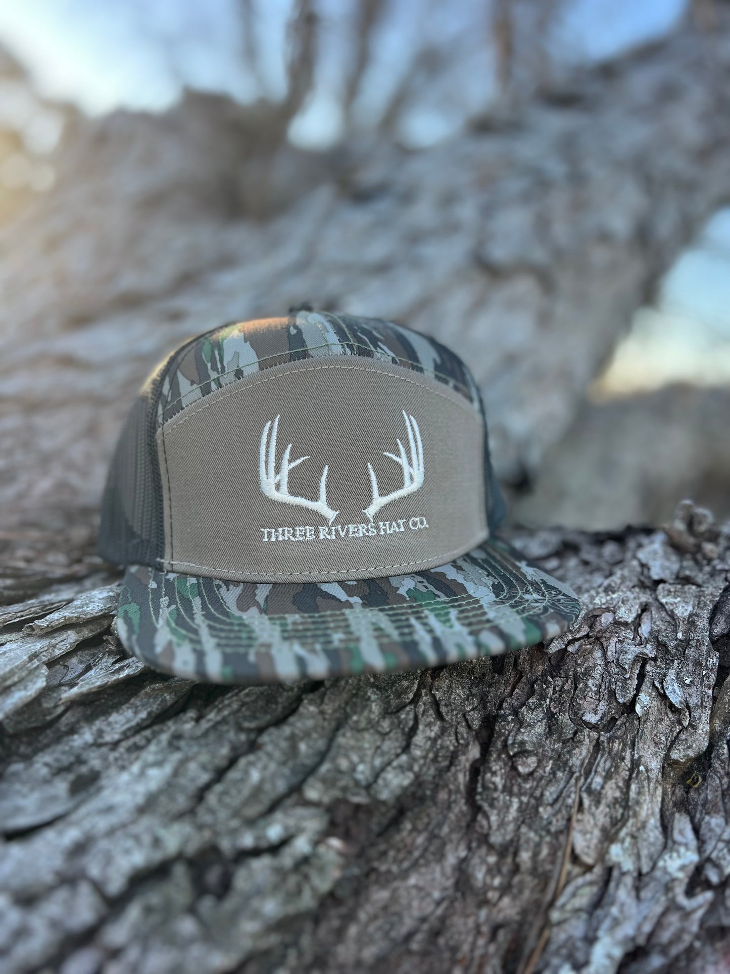 Classic Whitetail Rack - Flatbill Snapback - Realtree Camo