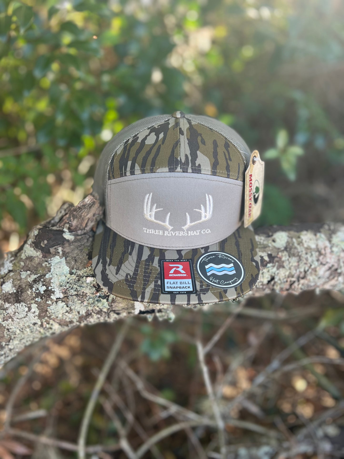 Classic Whitetail Rack - Flatbill Snapback - Richardson 168P Mossy Oak Bottomland