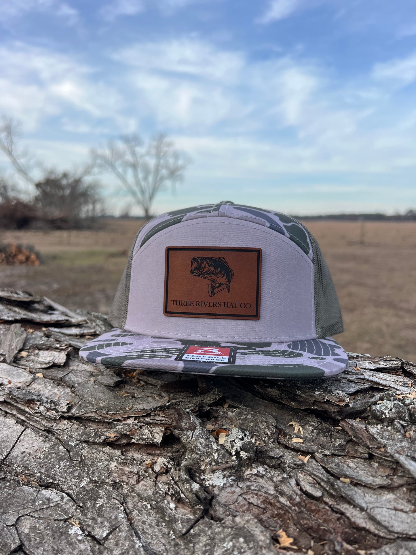 Bass Silhouette - Flatbill Snapback - Richardson 168P Camo