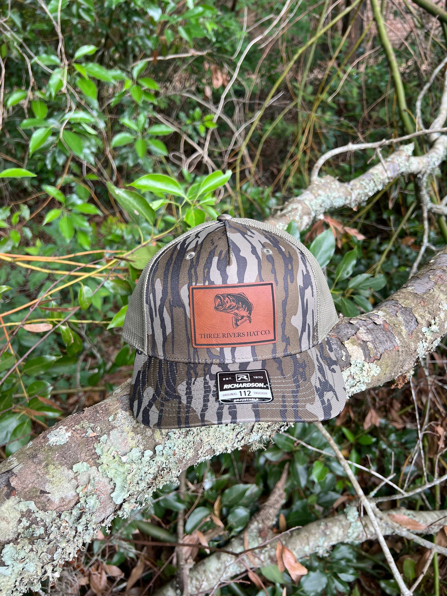 Bass Silhouette - Trucker Snapback - Richardson 112