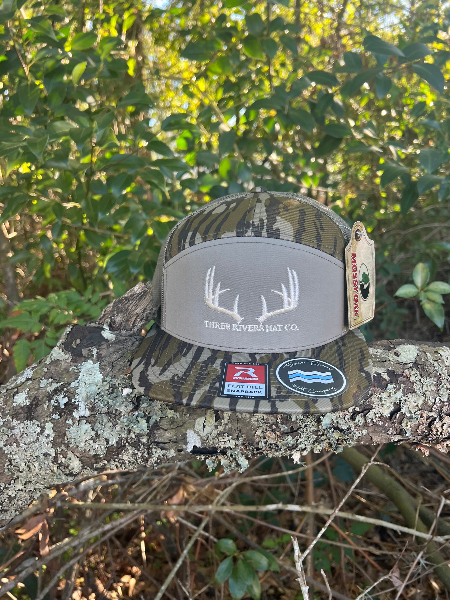 Classic Whitetail Rack - Flatbill Snapback - Richardson 168P Mossy Oak Bottomland