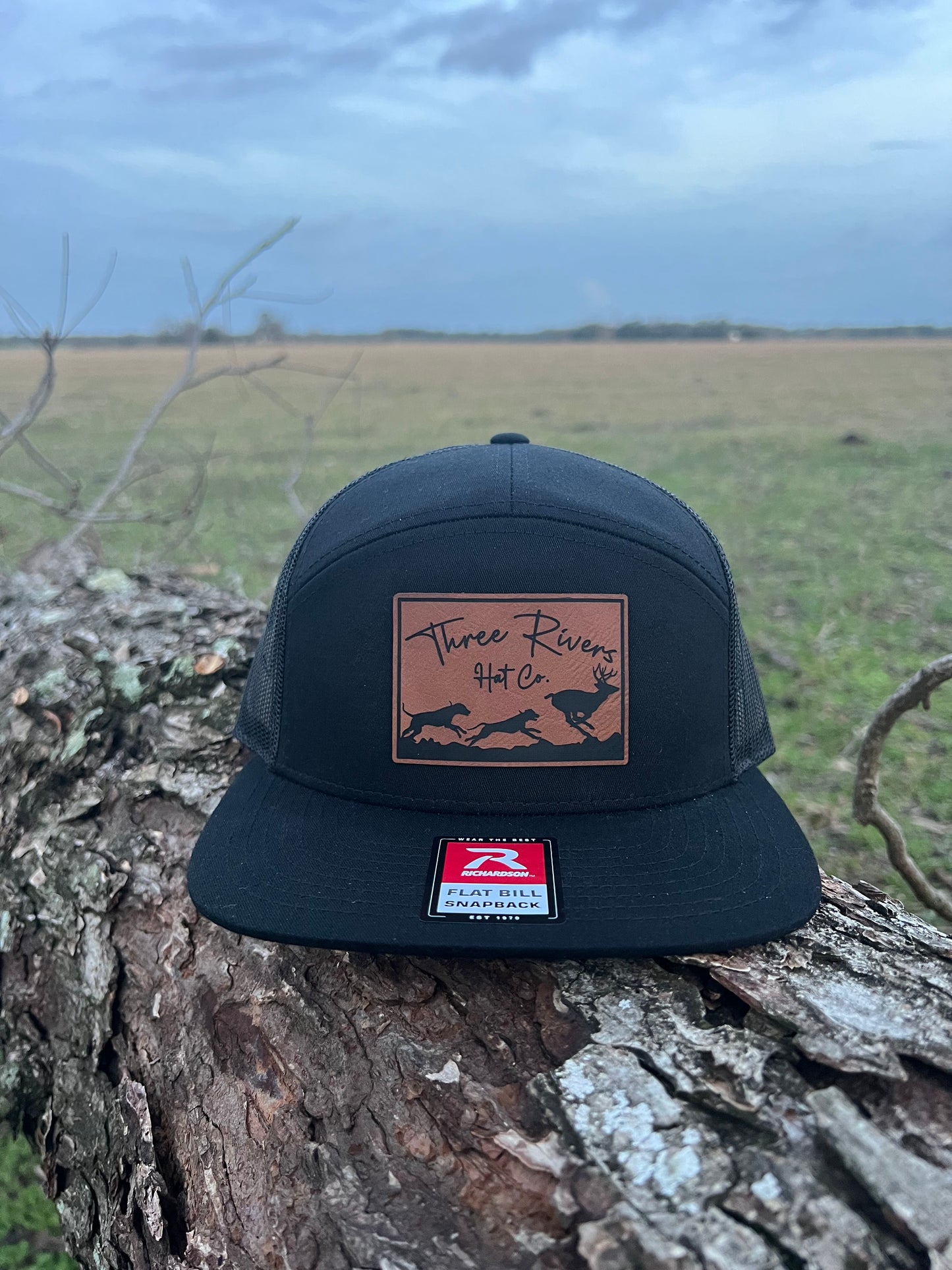 Deer Dog Hunting - Flatbill Snapback - Richardson 168 7 panel