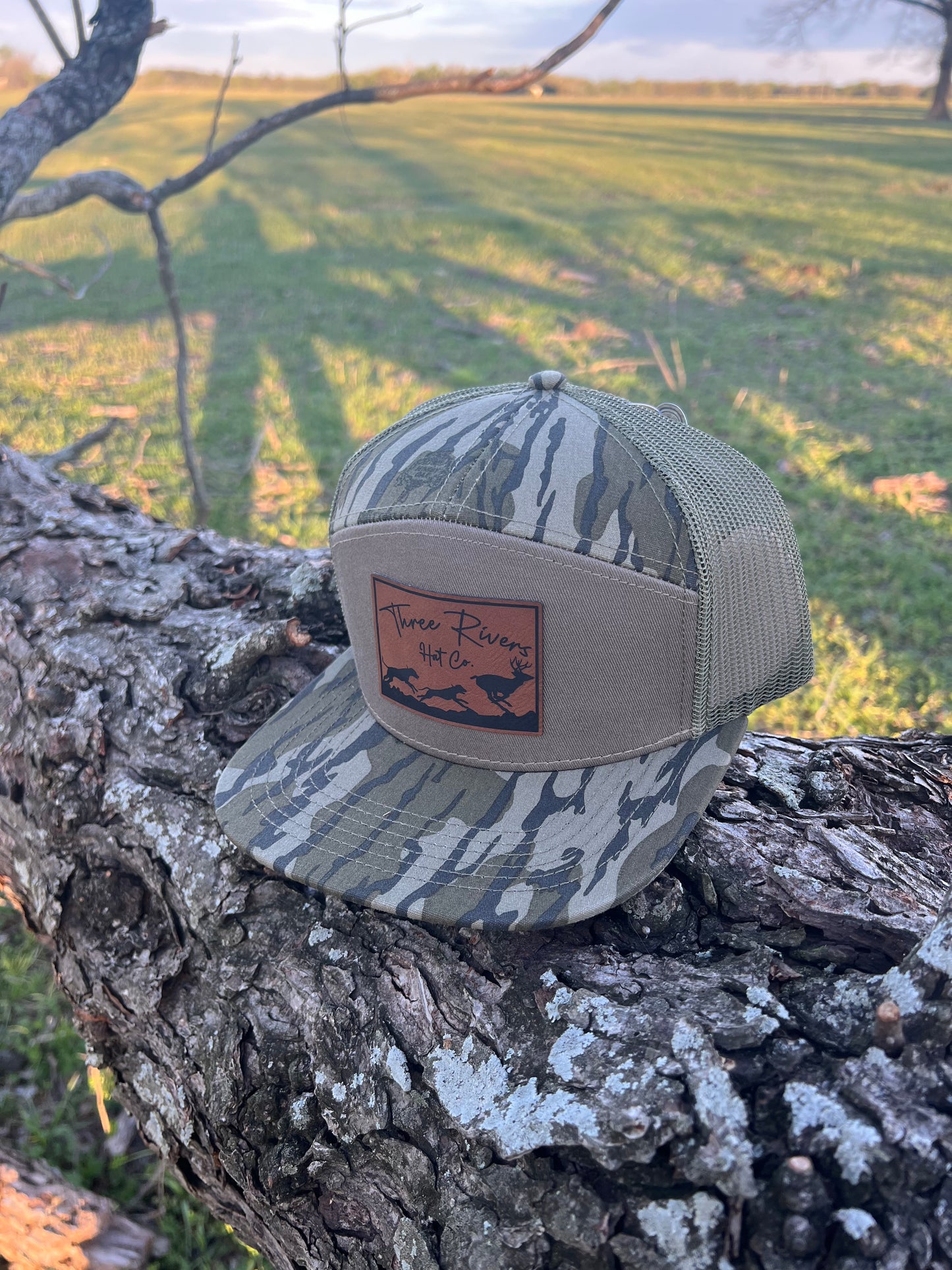 Deer Dog Hunting - Flatbill Snapback - Mossy Oak Camo
