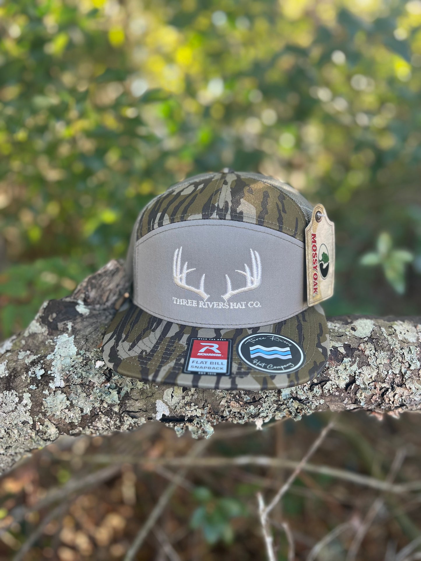 Classic Whitetail Rack - Flatbill Snapback - Richardson 168P Mossy Oak Bottomland