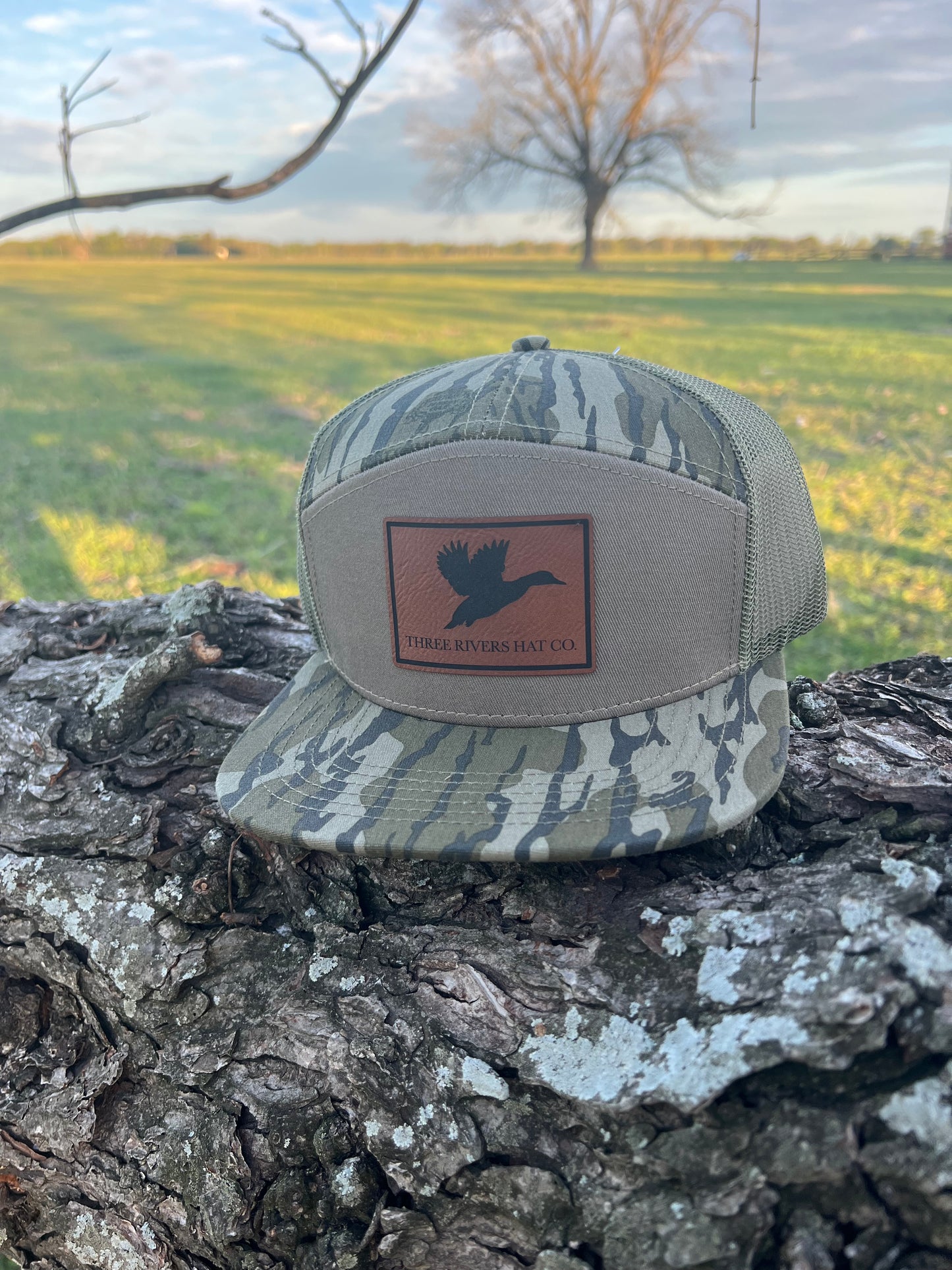 Duck Silhouette - Flatbill Snapback - Mossy Oak Bottomland