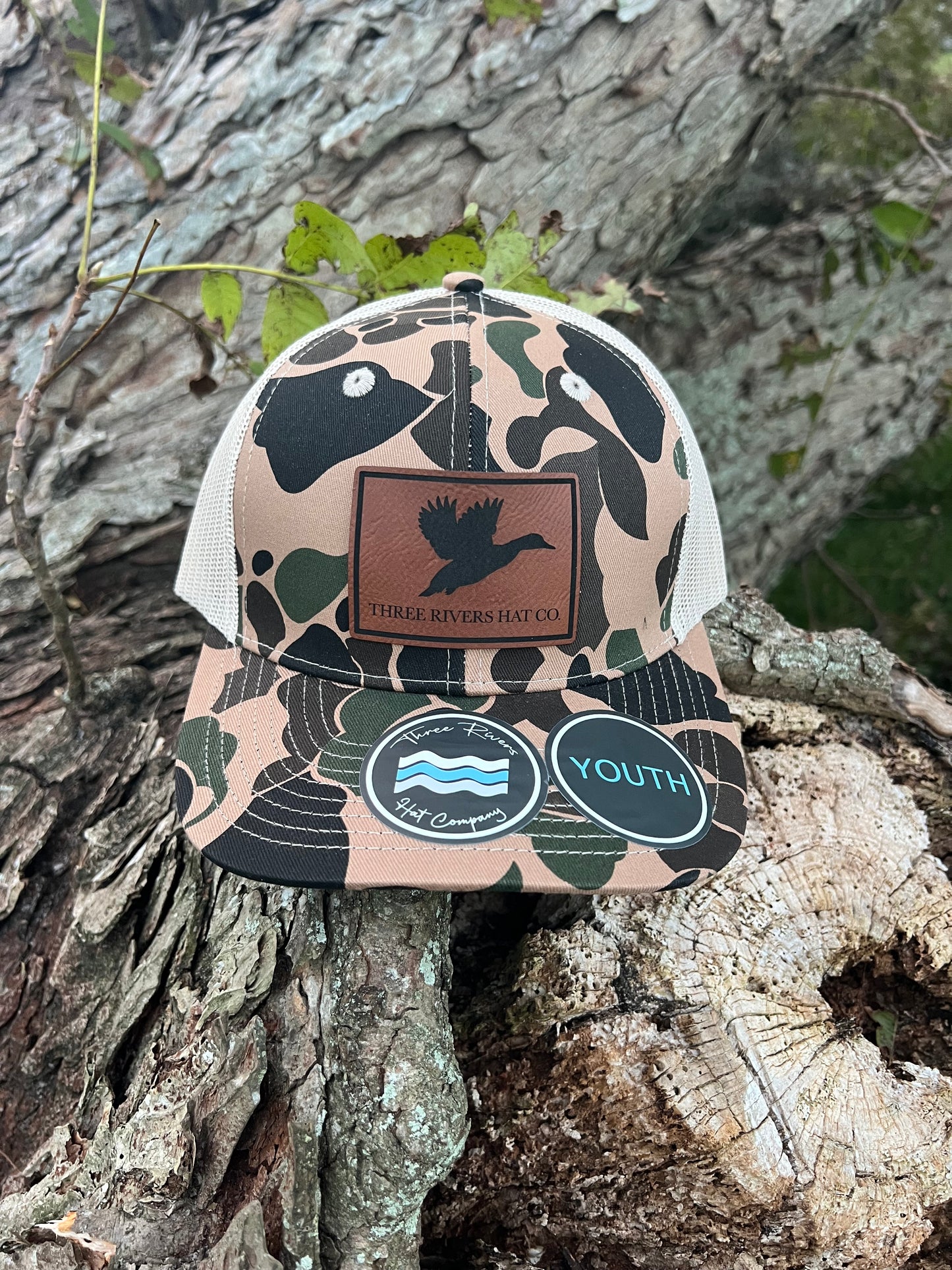 YOUTH - Duck Silhouette - Old School Duck Camo - 6 panel trucker snap back