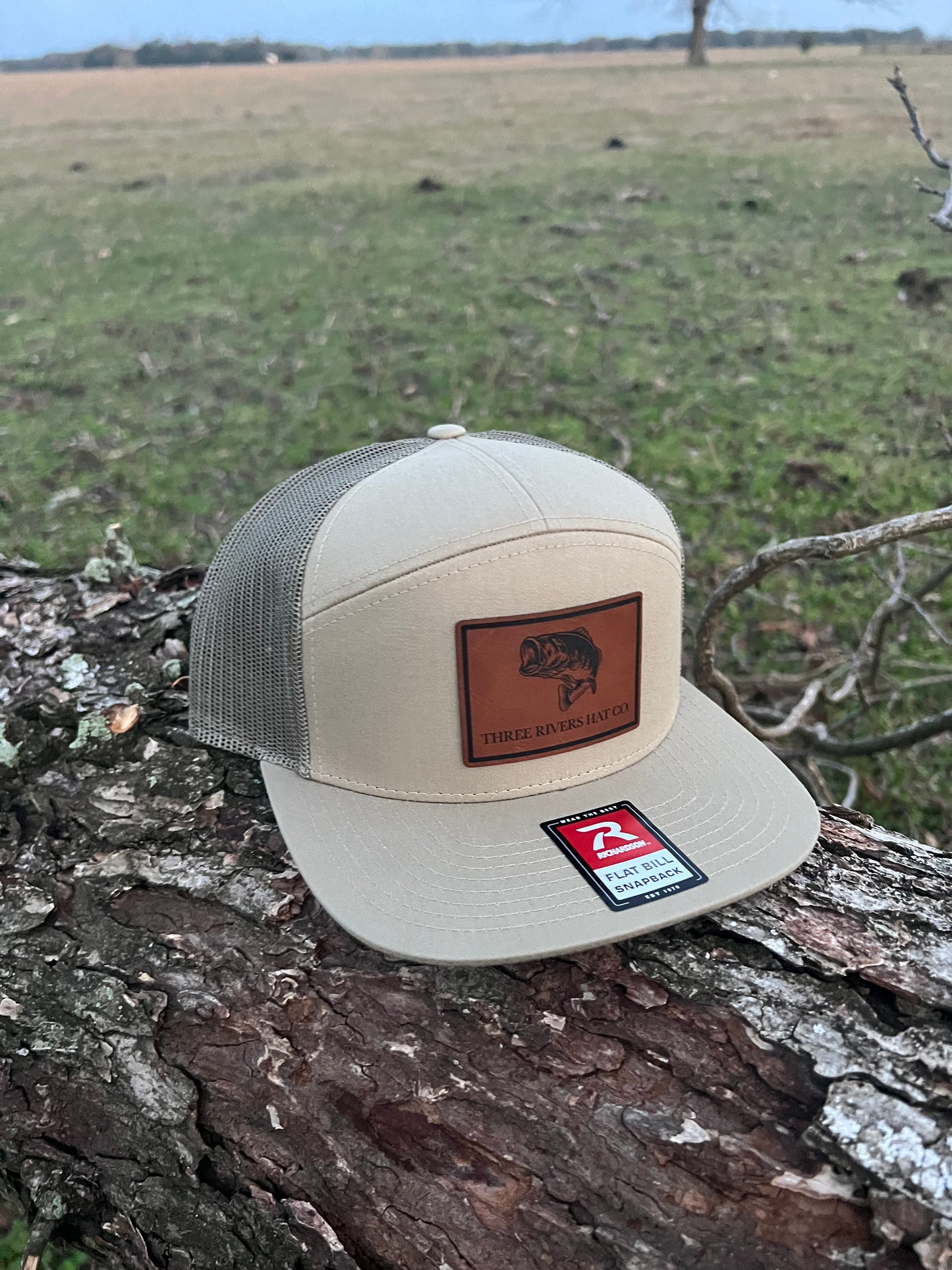 Bass Silhouette - Flatbill Snapback - Richardson 168