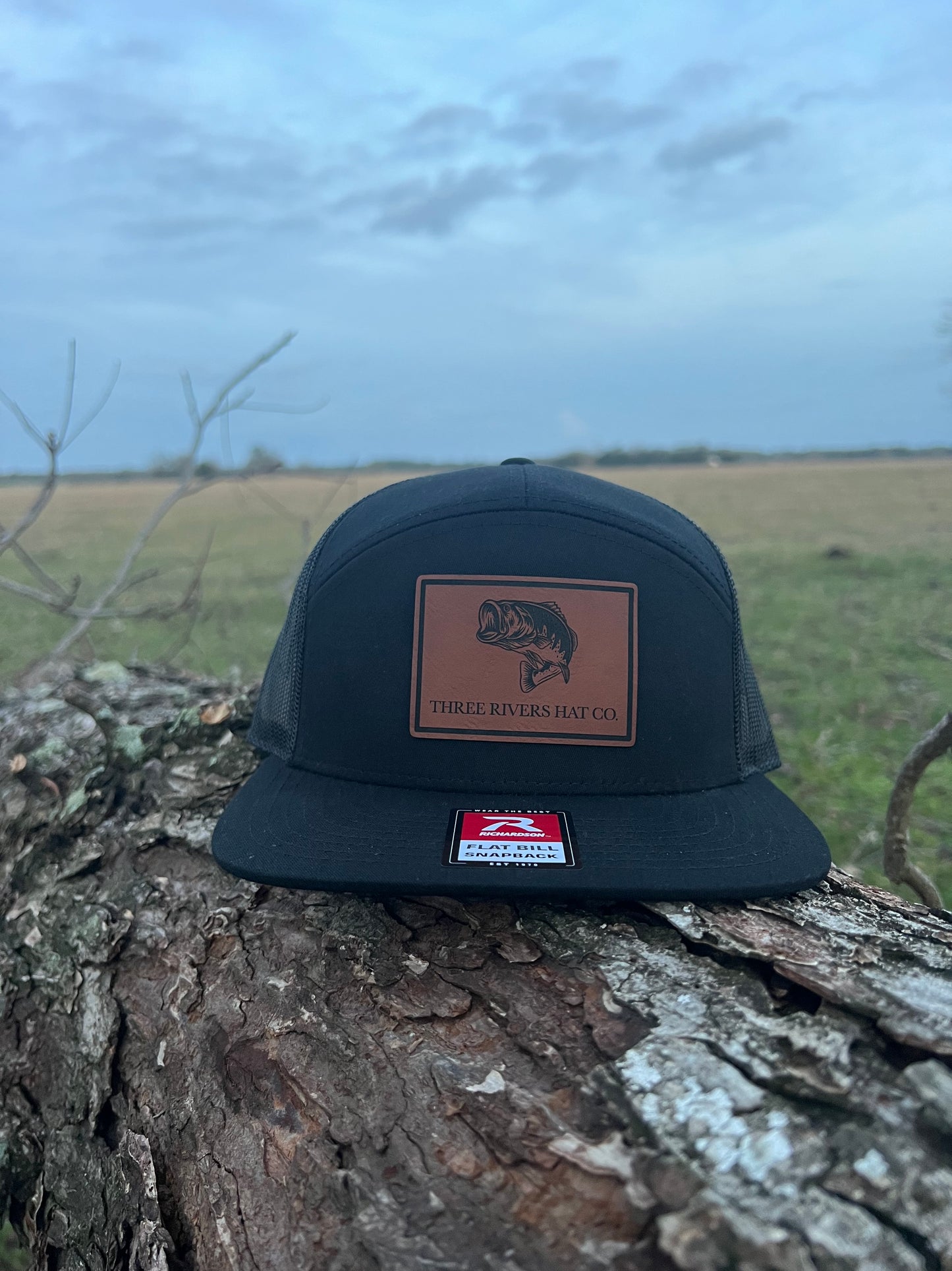 Bass Silhouette - Flatbill Snapback - Richardson 168