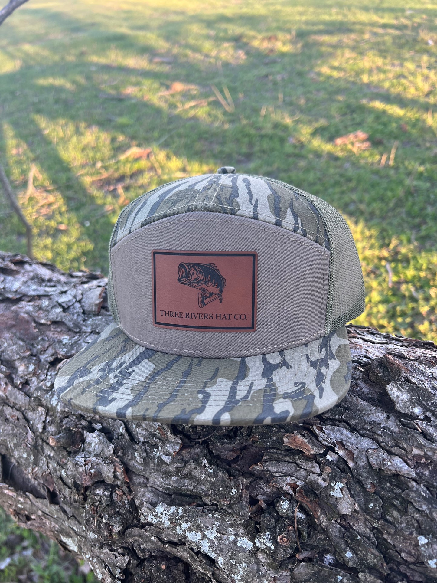 Bass Silhouette - Flatbill Snapback - Mossy Oak Camo